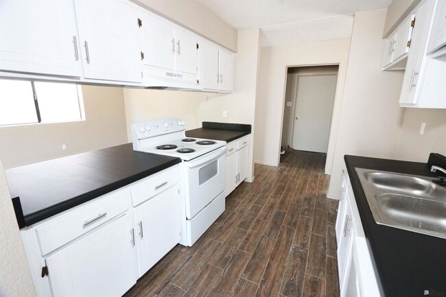 Foto del edificio - 1276 S Pagent Ave