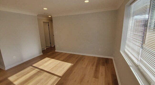 Building Photo - 3618 N Monaco St Pkwy