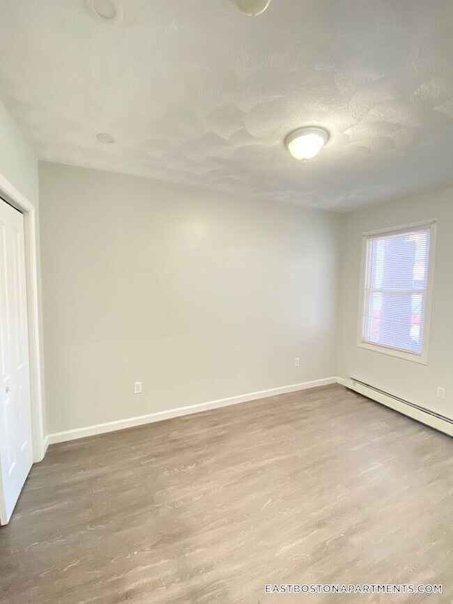 Foto del edificio - 329 Paris St