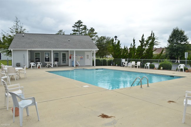 1003 Courtyard W, Newport, NC 28570 - Condo for Rent in Newport, NC ...