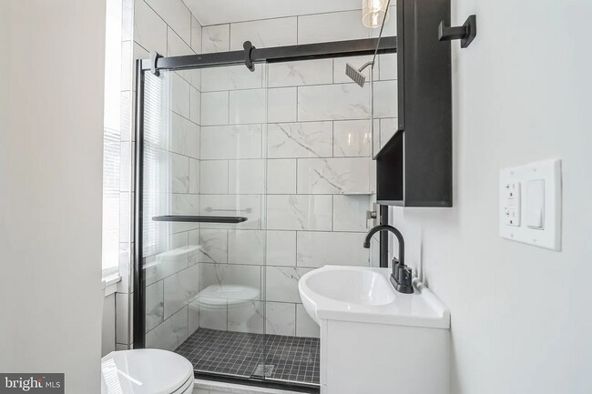 Foto del edificio - 1 bed bath in the heart of Fairmount