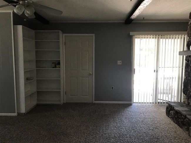 Building Photo - 614 Mountain Dr