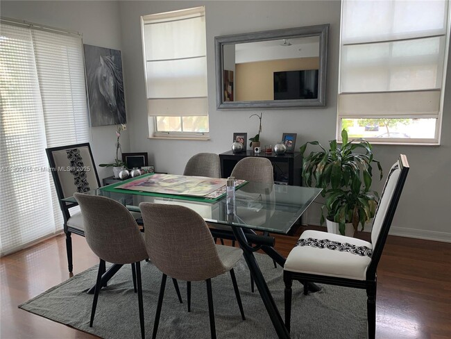 Foto del edificio - 10855 NW 88th Terrace