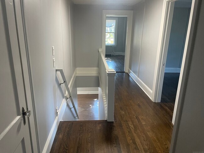 Foto del edificio - 880 Quaker Ln S