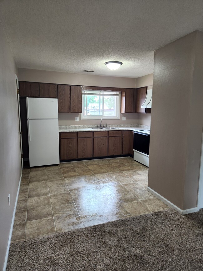 1034 Short St Unit B, Burlington, IA 52601 Apartments in Burlington