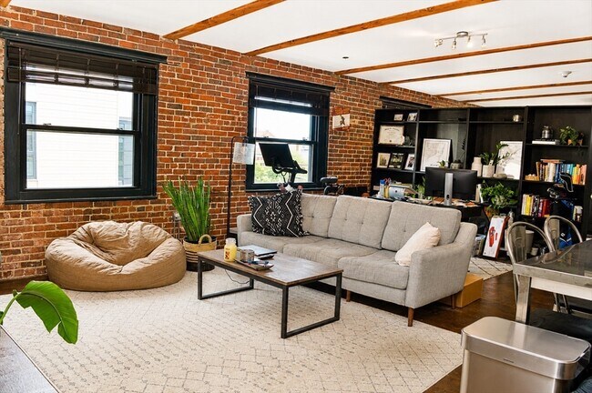 Foto del edificio - 90 Wareham St