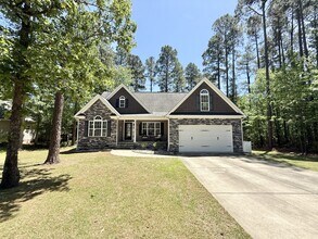 Building Photo - 275 Maplewood Dr