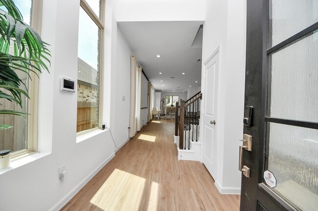 Foto del edificio - 309 Violet Crown Ln