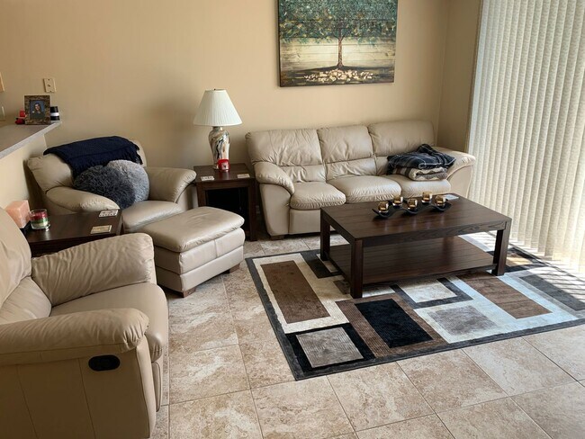 Foto del edificio - 3 Bedroom 2 Bathroom Single Family Condo