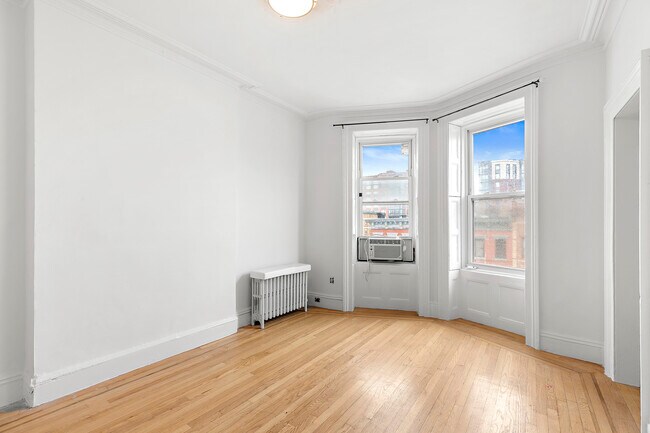 Foto del edificio - 1032 Washington St