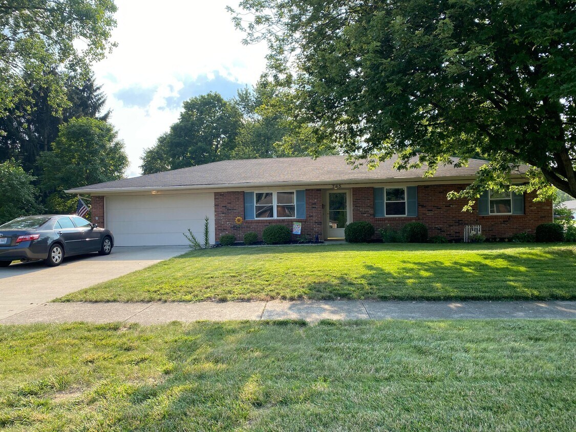 Primary Photo - 785 Pointview Dr