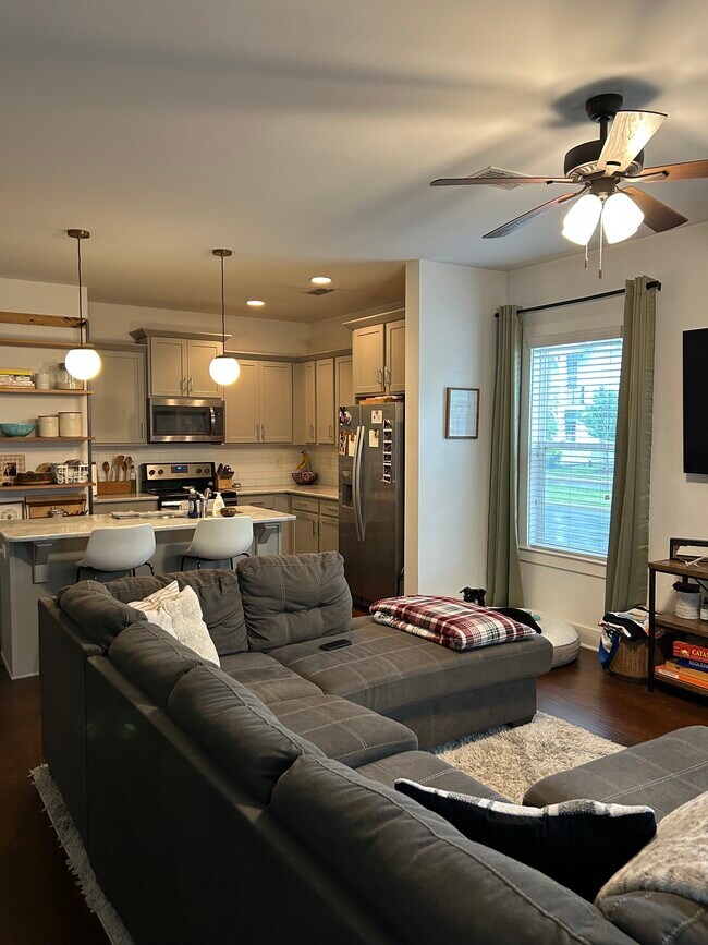 Foto del edificio - 713 Cottage Park Dr