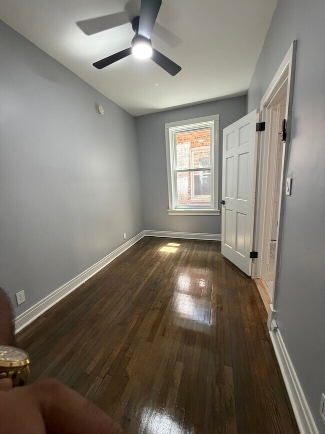 Foto del edificio - 3821 W Fillmore St