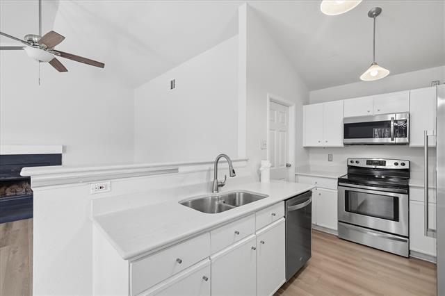 Building Photo - 102 Pinyon Ln
