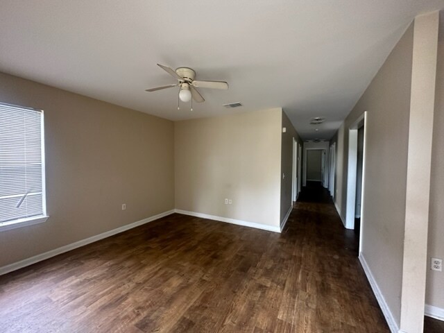 Building Photo - 5565 Banyan Trace Dr