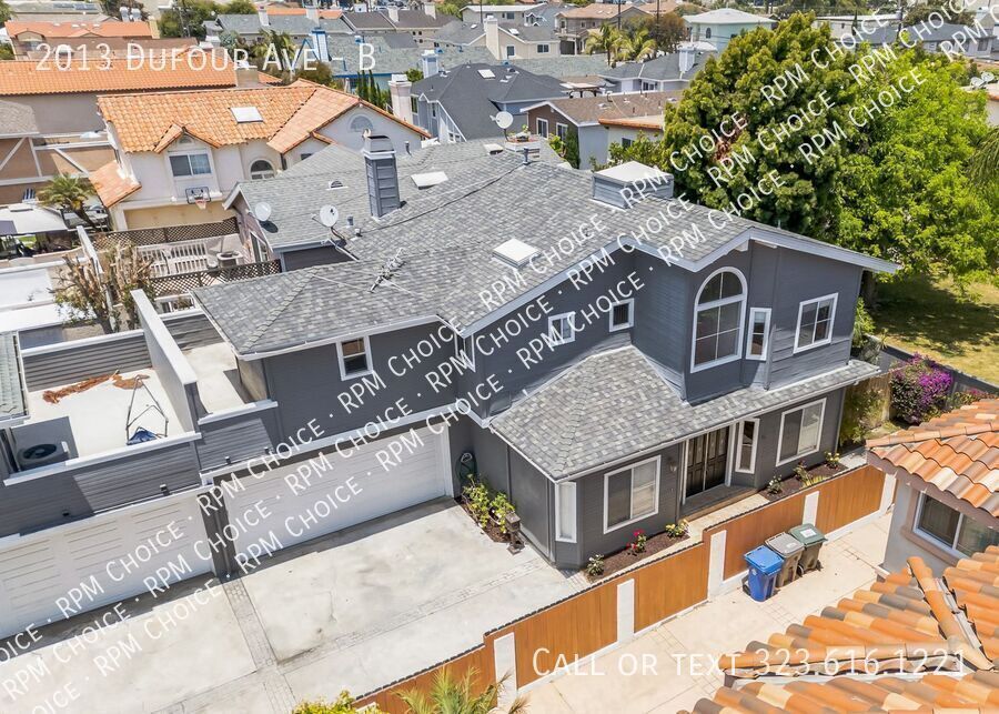 Foto principal - Large 4bd/2.5 bath Townhouse