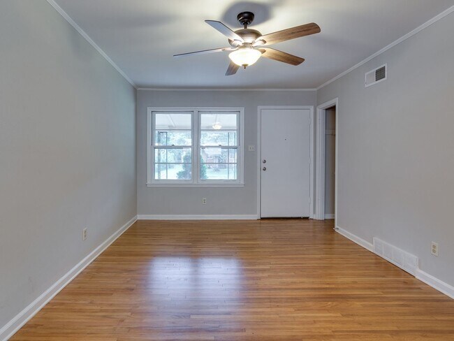 Building Photo - Beautiful renovation! 3bd 2 bath home in S...