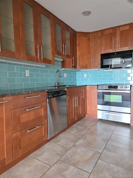 Foto del edificio - 1160 Catalpa Dr