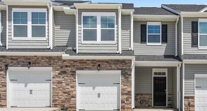 Building Photo - 1692 Hallview Ct