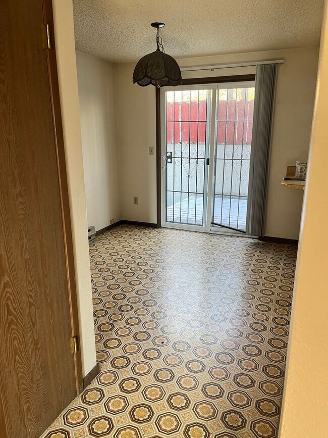 Foto del edificio - 130 W Cora*