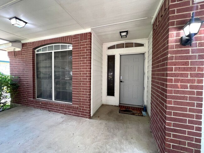 Foto del edificio - Single Story, 3 Bedrooms and 2 Bathroom Ho...