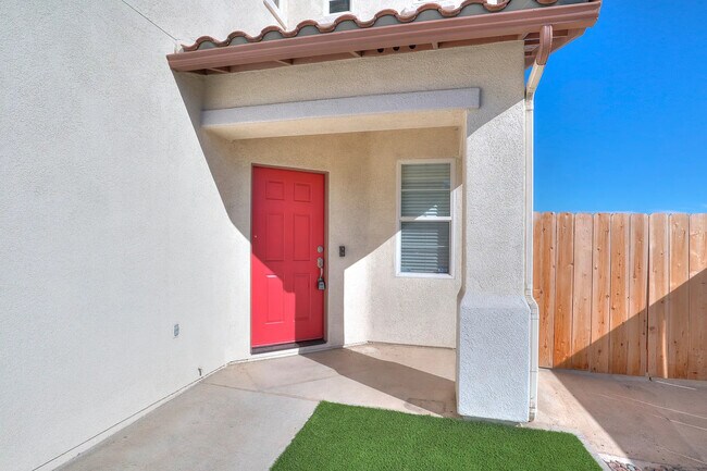 Foto del edificio - 725 Vista Santo Thomas