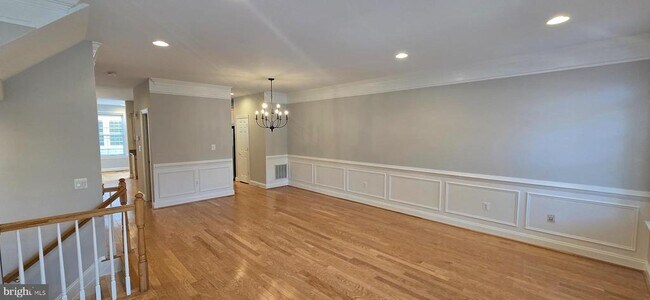 Building Photo - 47565 Royal Burnham Terrace