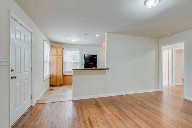 Foto del edificio - 3505 Marlborough Ave