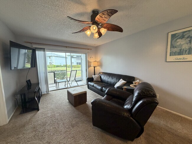 Foto del edificio - 8200 Summerlin Village Cir