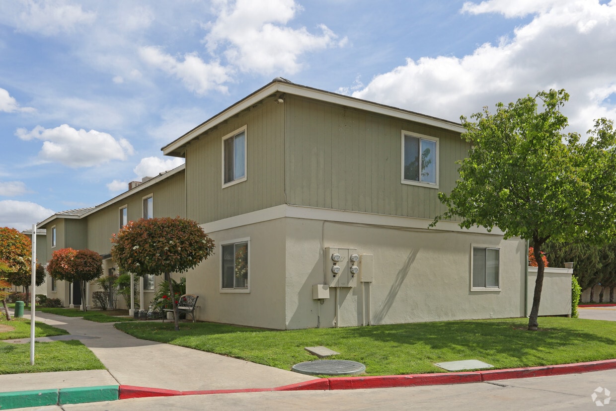 Oak Park Townhomes Tulare, CA