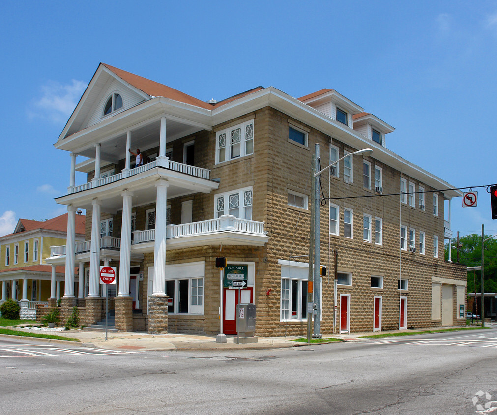 Primary Photo - 1018 E Anderson St