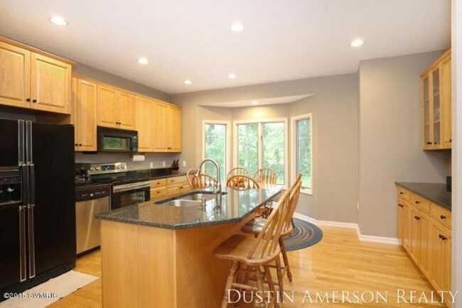 Building Photo - 7799 Abby Ln SE