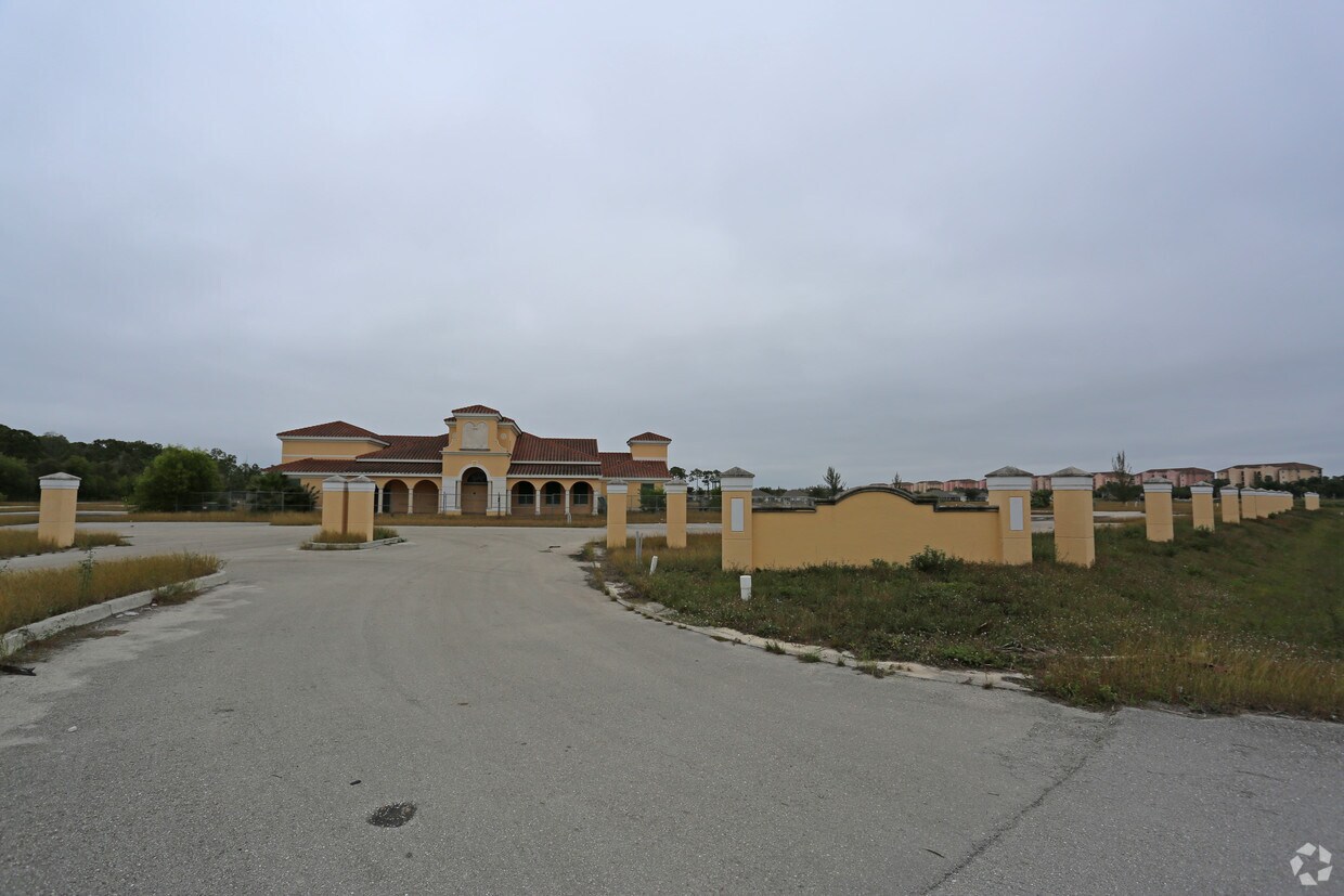 Primary Photo - 4151 Winkler Ave