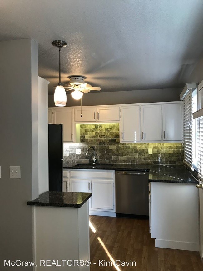 Foto del edificio - 1324 E 38th St