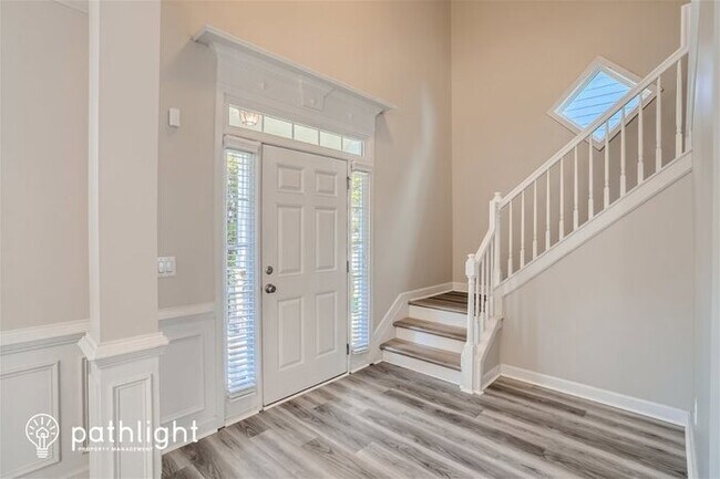 Foto del edificio - 656 Pringle Drive, Suwanee, GA, 30024