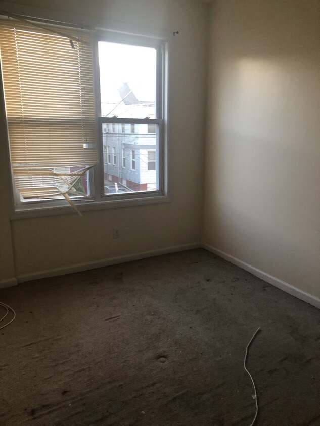 Building Photo - Harding