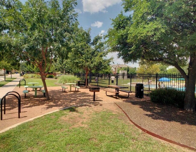 Foto del edificio - 4016 Pinckney St