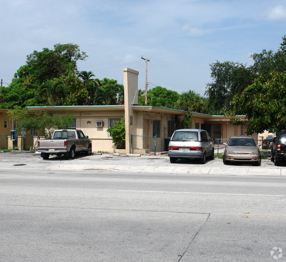 Primary Photo - 5500 N Miami Ave