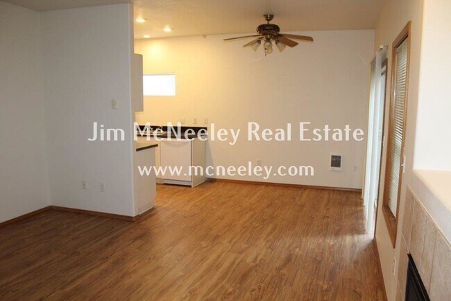 Building Photo - 2 br, 2.5 bath House - 572 SW 150th Ave