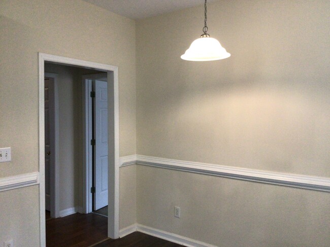 Building Photo - 204 McCarthy Dr