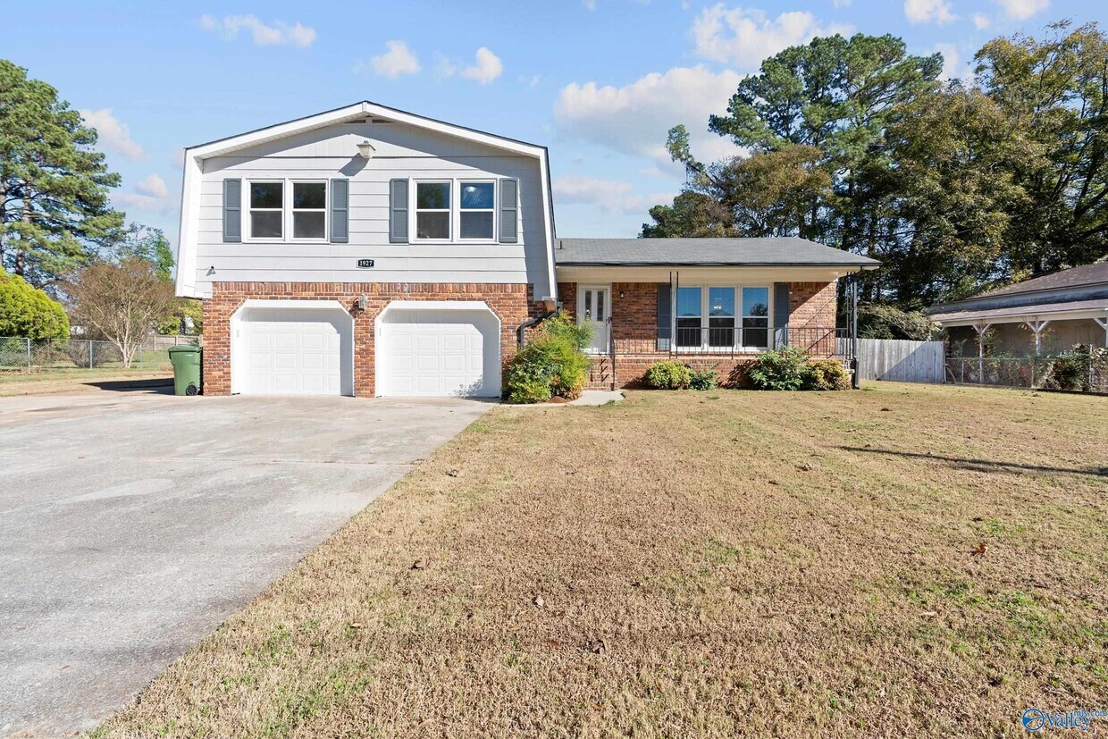 Foto principal - 1927 Edenton Dr SW