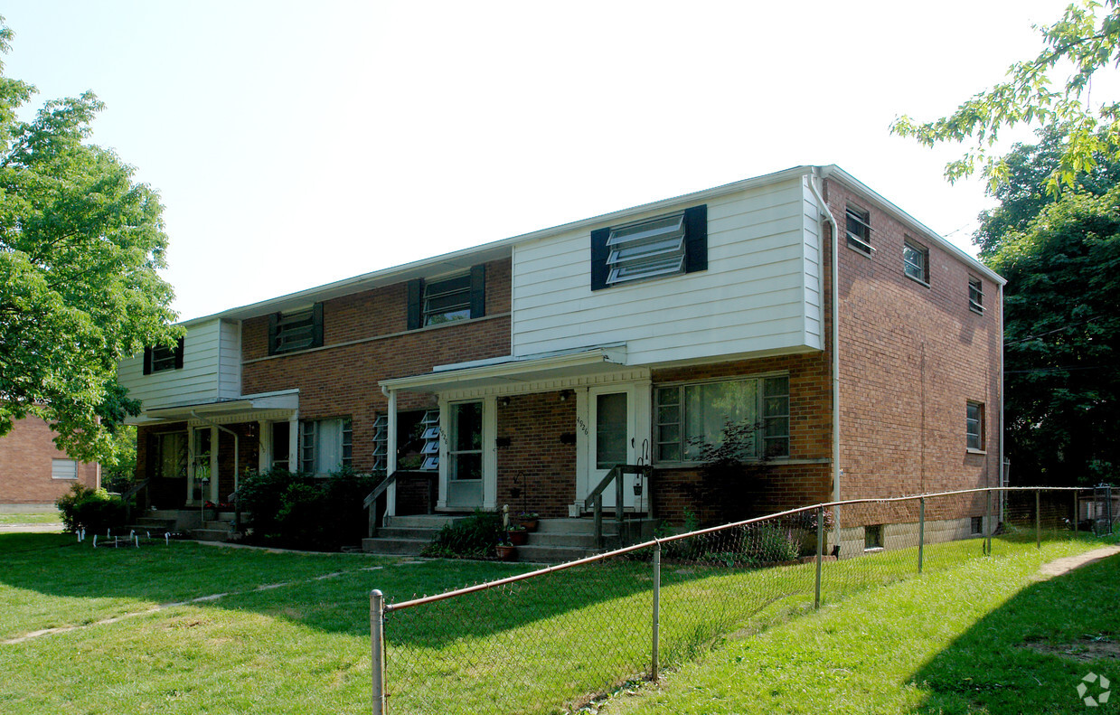 Primary Photo - 4926-4932 Fairway Ct