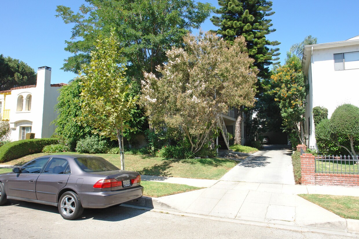 Primary Photo - 12101 Hoffman St