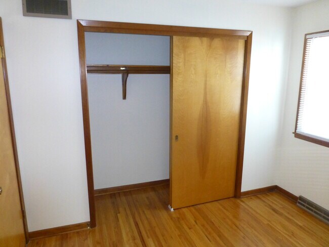 Building Photo - 421 N 56th St