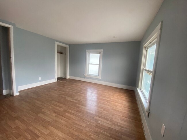 Building Photo - 7713-7715-7715 N State St
