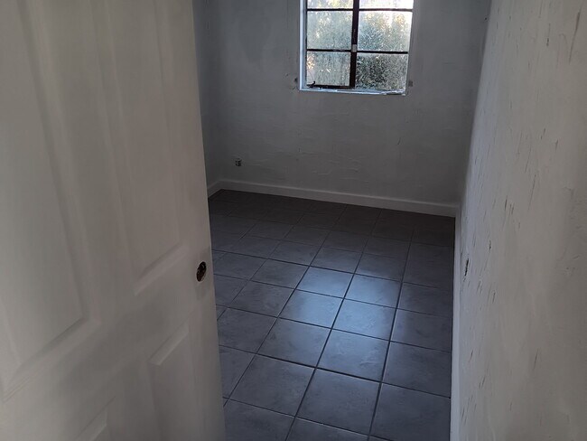 Foto del edificio - 803 Bowden St