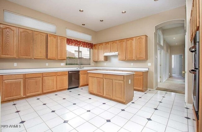 Building Photo - 1985 E Stephens Dr