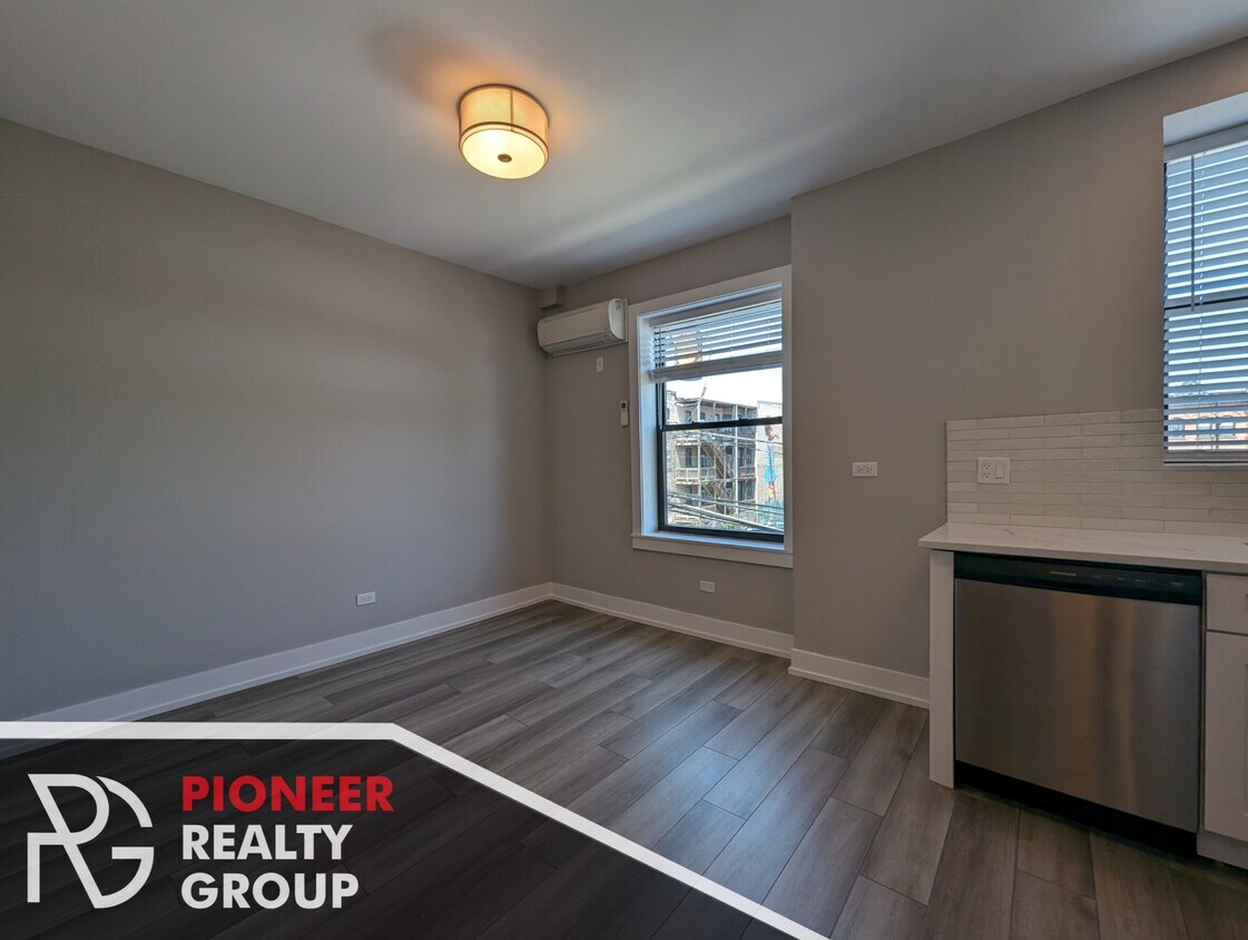 Foto principal - 3935 N Janssen Ave