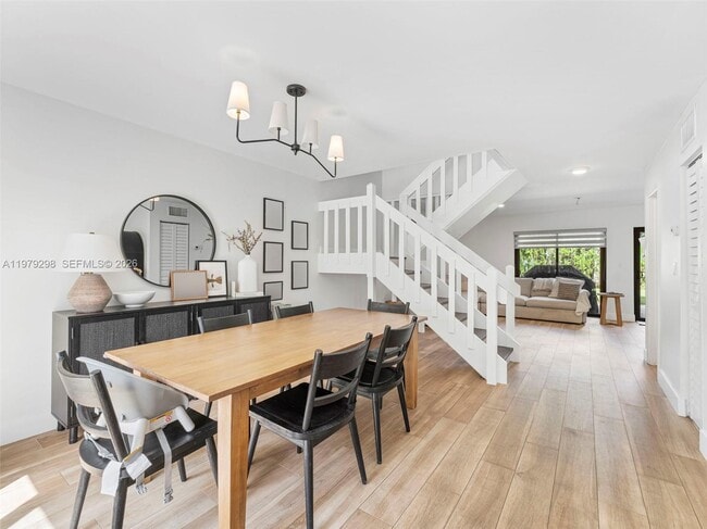 Building Photo - 10548 SW 112th Ave