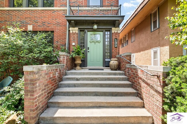 Building Photo - 132N33RD